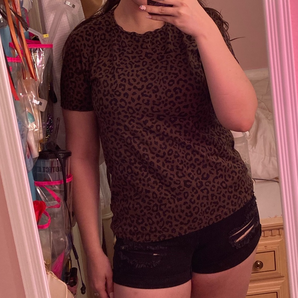 Forever 21 Men’s Cheetah Print T-shirt